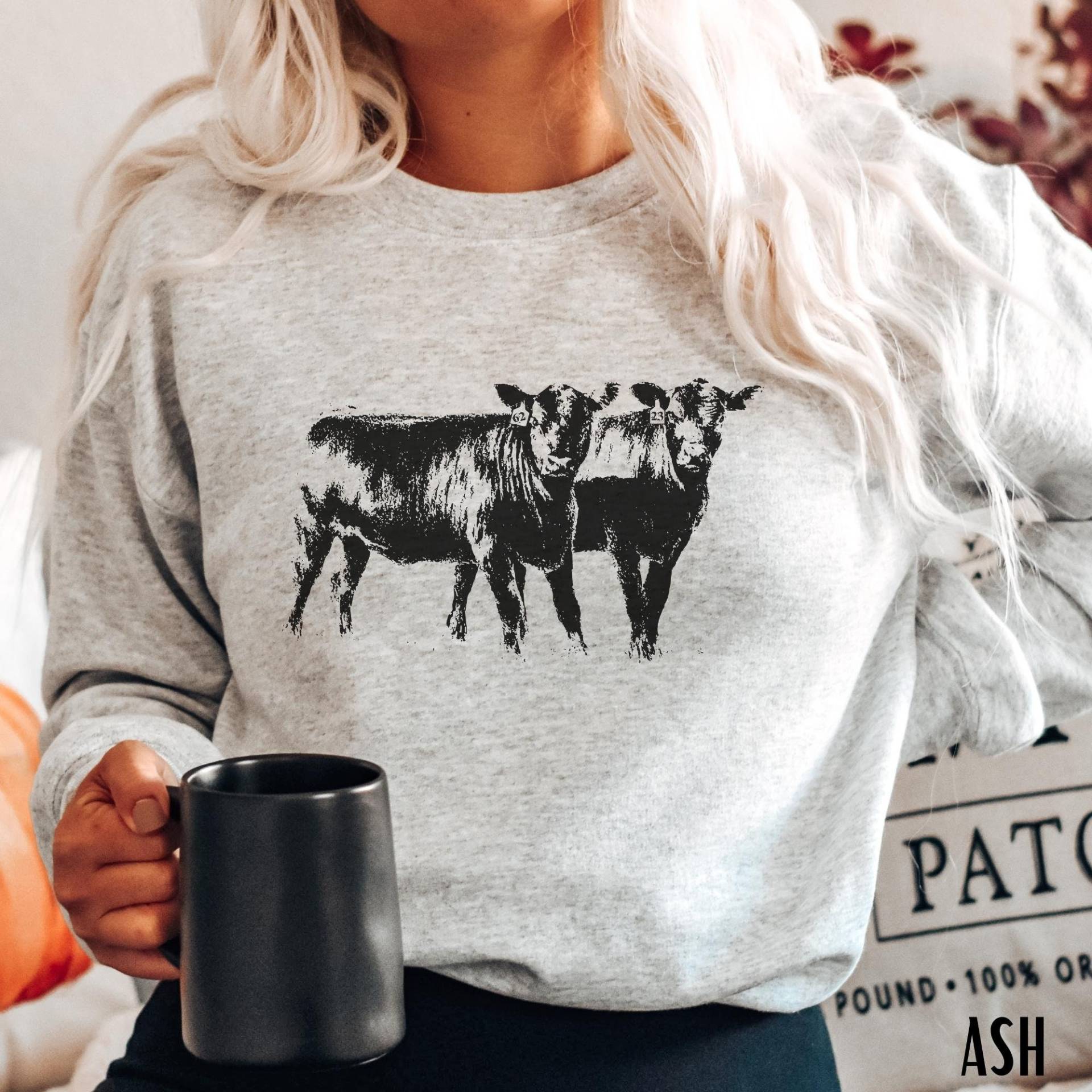 Kuh Sweatshirt Pullover Western Crewneck Tier Vintage Tragen Shirt Bauernhof Mädchen Rinder Shirts von DavisDesignsCo22