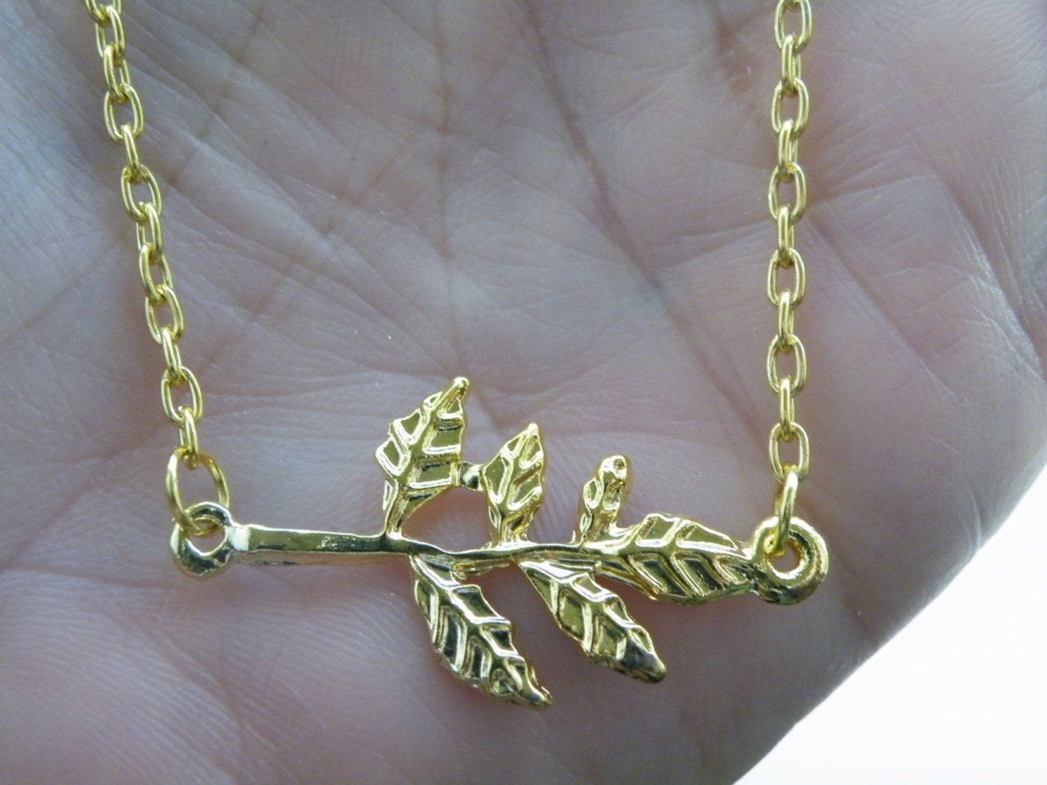 Seitlich Eis Blatt Halskette, Zweig Muttertagsgeschenk, Geburtstagsgeschenk, Gold Halskette Seitlich Eis Blatt Halskette, Zweig Muttertagsgeschenk, Geburtstagsgeschenk, Gold Halskette von DawgDayCrafting
