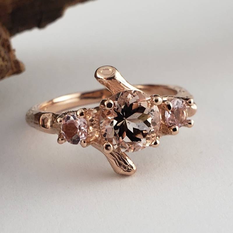 Rosa Morganit 3 Stein Ring 14K Rose Gold Zweig Verlobungsring von DawnVertreesJewelry