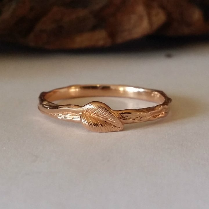 14K Rose Gold Blatt Ehering Zweig Stapelring von DawnVertreesJewelry