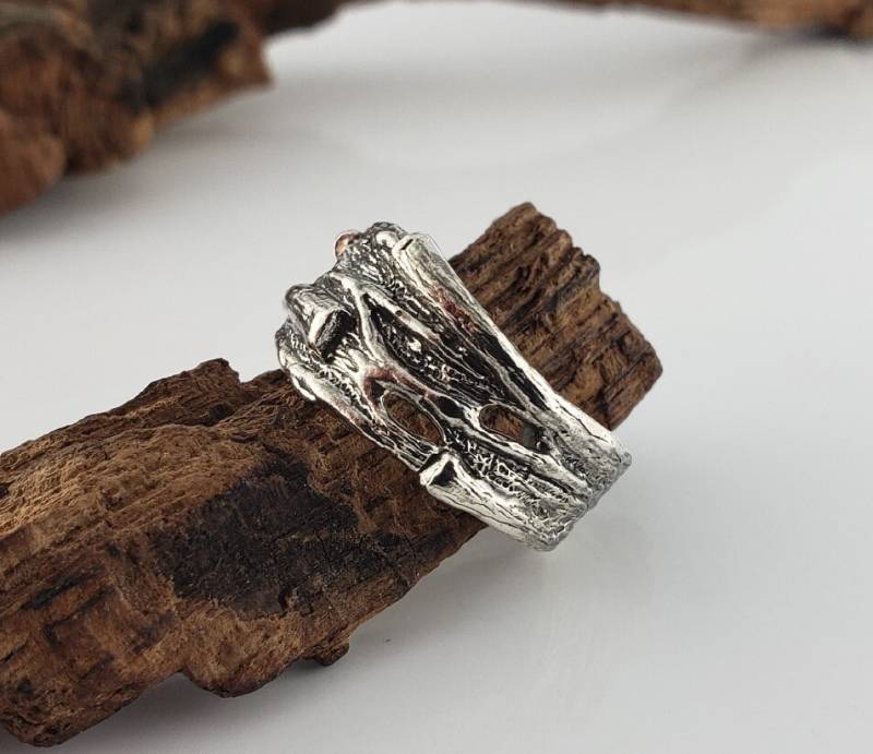 Handgemachter Zweigring Aus Silber von DawnVertreesJewelry