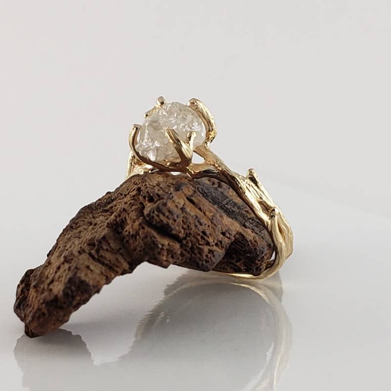 Gelbgold Rohdiamant Ring - Gold Verlobungsring Diamant Fassung von DawnVertreesJewelry
