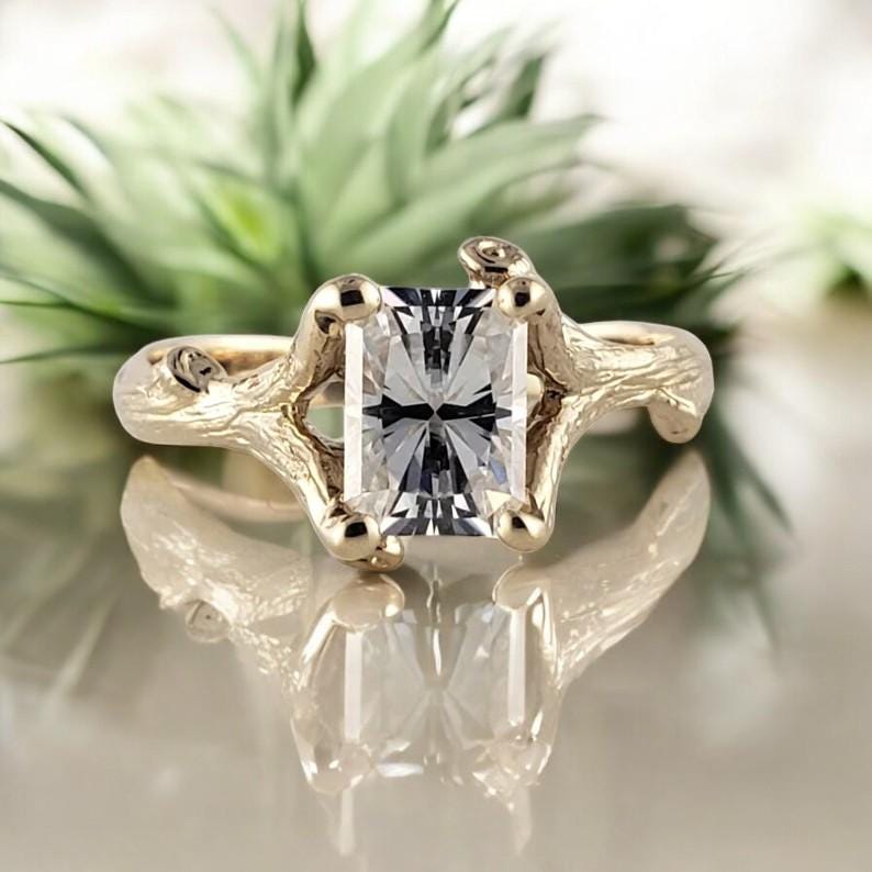 Moissanit Verlobungsring in Gold - Ehering Strahlend Schliff Schmuck Geschenk Vondv Jewelry Designs von DawnVertreesJewelry