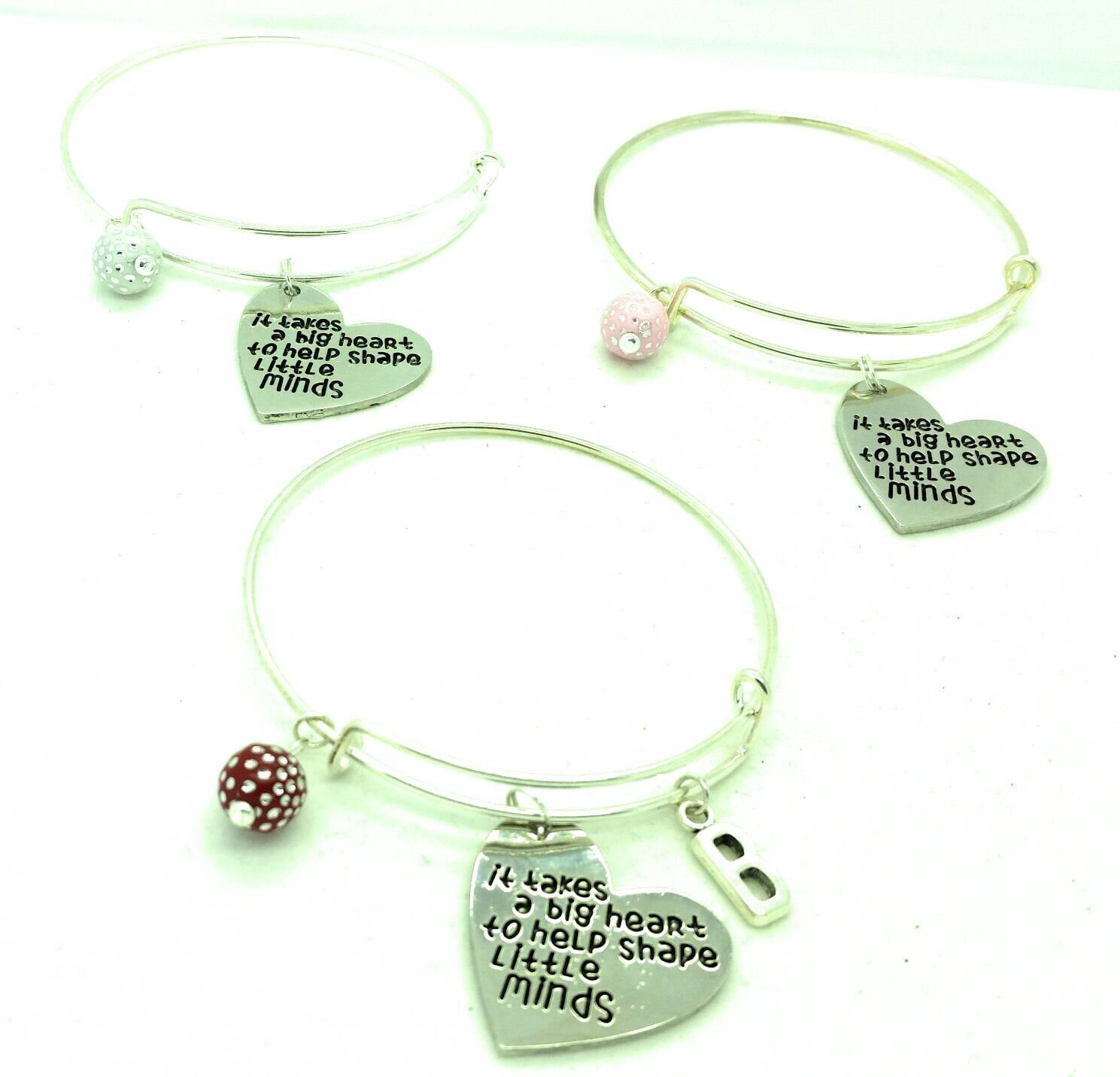 Lehrer Armband, Braucht Es Ein Großes Herz Armband Armreif, Geschenk, Kindergarten Ende Des Begriffs K Geschenk von DawnbJewelry