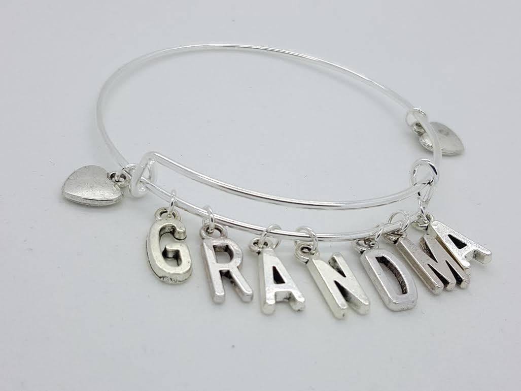 Oma Silber Herz Armreif, Weihnachtsgeschenk, Charme Geschenk Für Oma, Herzen Armband von DawnbJewelry