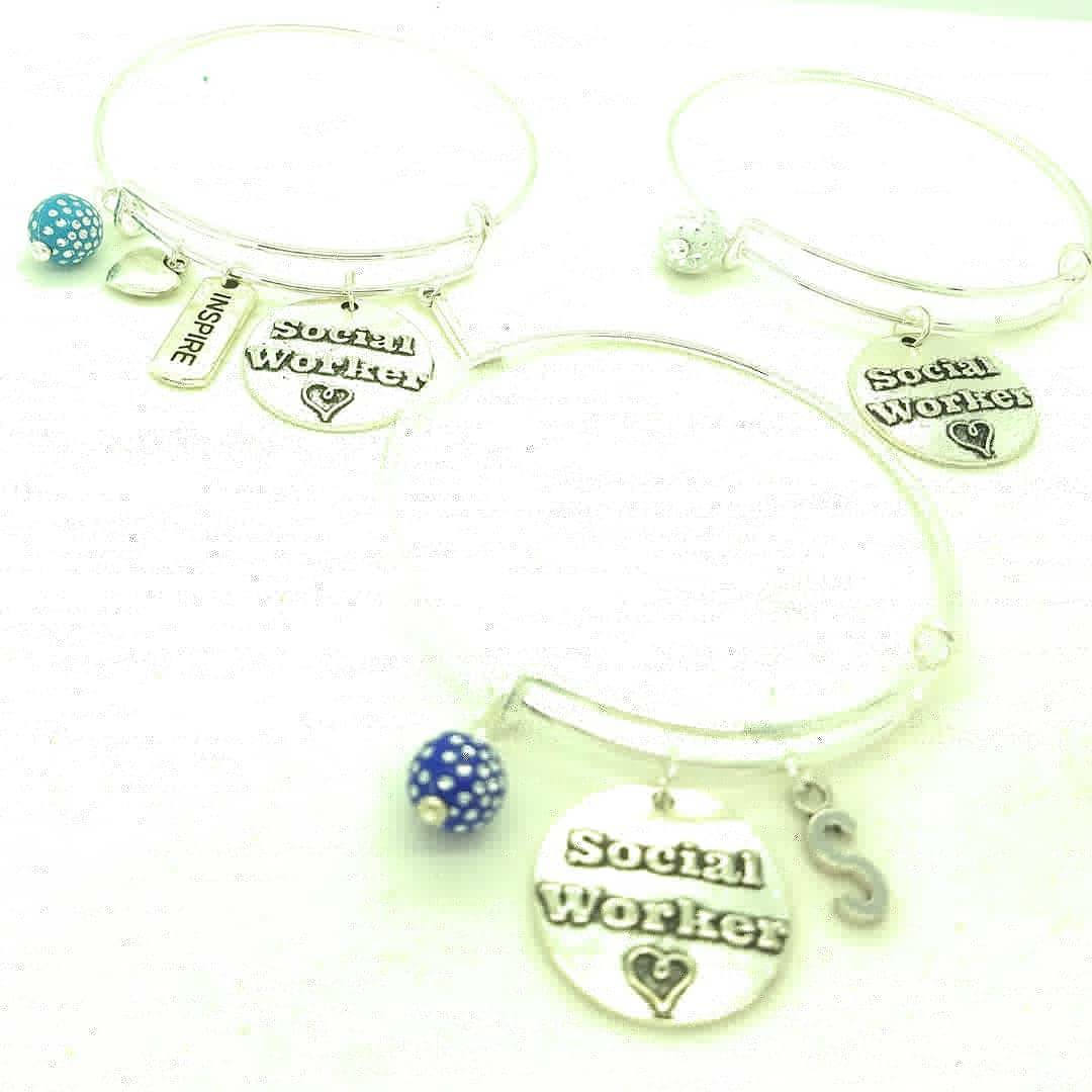 Sozialarbeiter Armband Armreif, Geschenk, Schmuck von DawnbJewelry