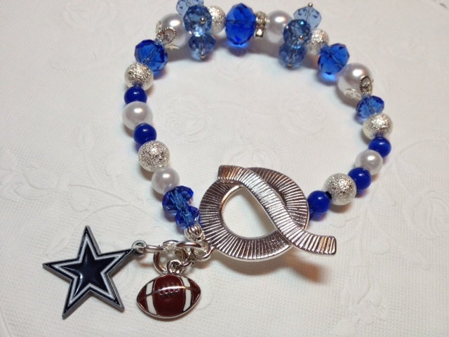 Dallas Cowboys Blau & Silber Perlen Armband Mit Stern Und Fußball Charm Toggle Verschluss von DawnofBeads