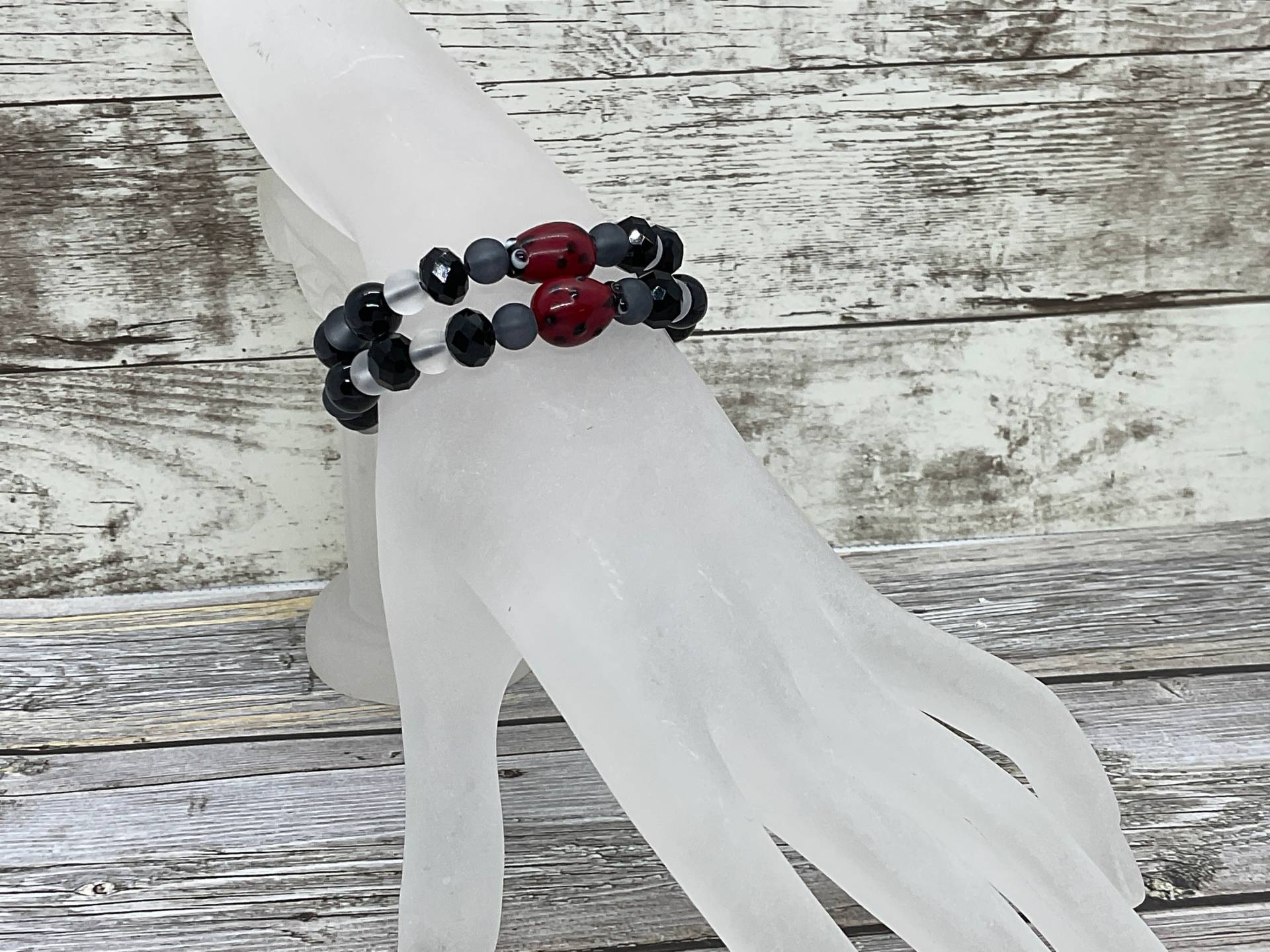 Marienkäfer Armband, Armband-Set, Mehrfarbiges Stretch-Armband, Perlenarmband, Schmuckset, Handgemacht Marienkäfer Armband, Armband-Set, Mehrfarbiges Stretch-Armband, Perlenarmband, Schmuckset, Handgemacht von DawnsBeadsDesigns