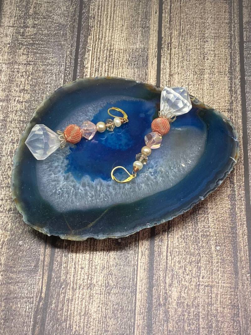"Handgefertigte "Pfirsich" Ohrringe Acrylperlen in Tropfenform." von DawnsBeadsDesigns