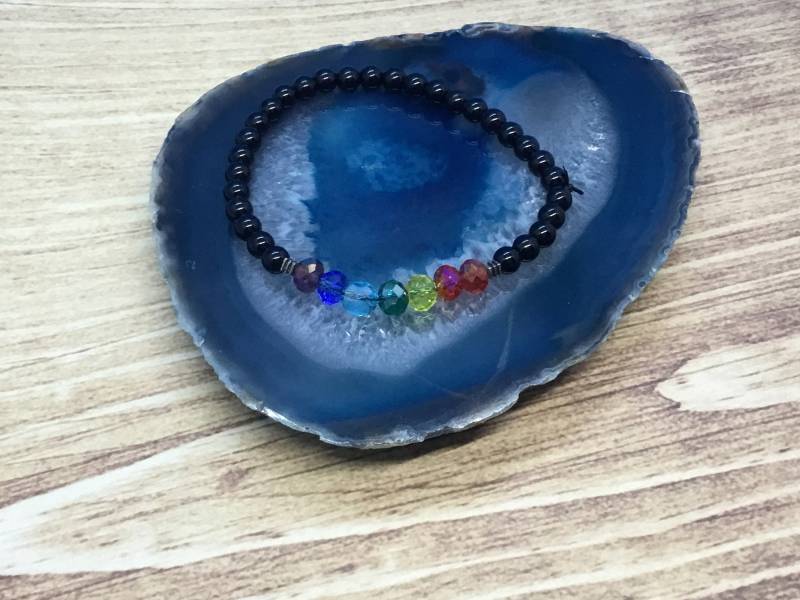 Handgefertigtes Chakra Armband Regenbogen Kristall Perlen Stretch Armband von DawnsBeadsDesigns