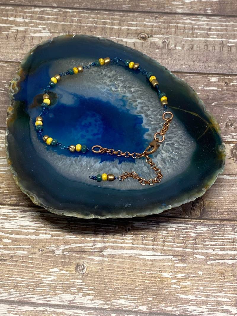 Handgefertigtes Türkis Perlen Fußkettchen Mit Regulierbarem Kupfer Verschluss von DawnsBeadsDesigns