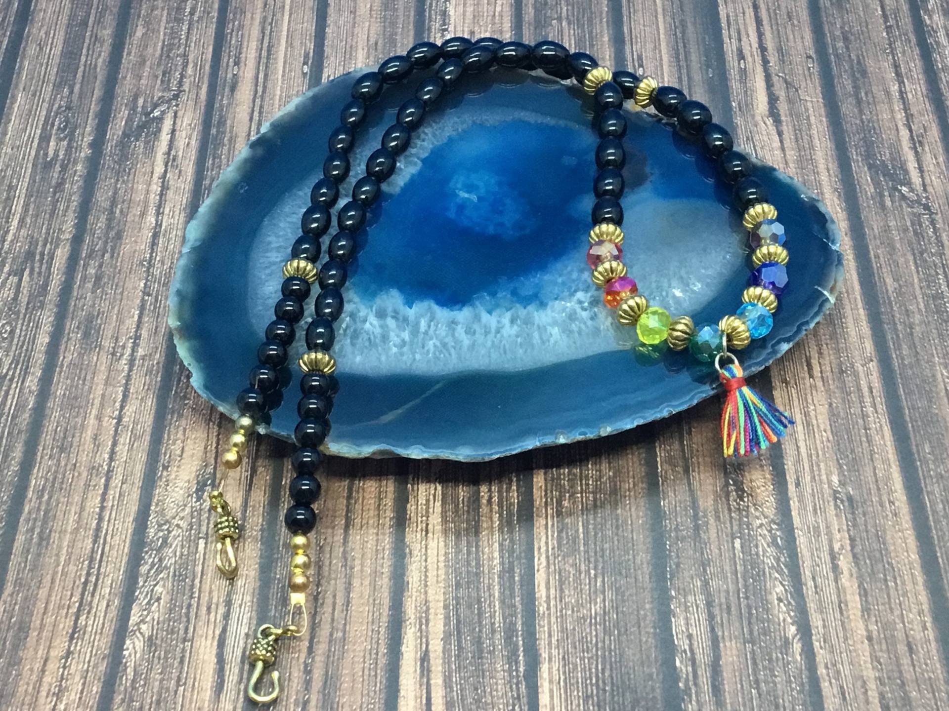 Handgemachte Chakra Kette Schwarze Perle, Regenbogen Perlen Quaste von DawnsBeadsDesigns