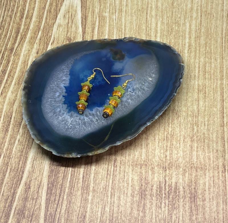 Handgemachte Kürbis Perlenohrringe Orange Chevron Ohrringe von DawnsBeadsDesigns