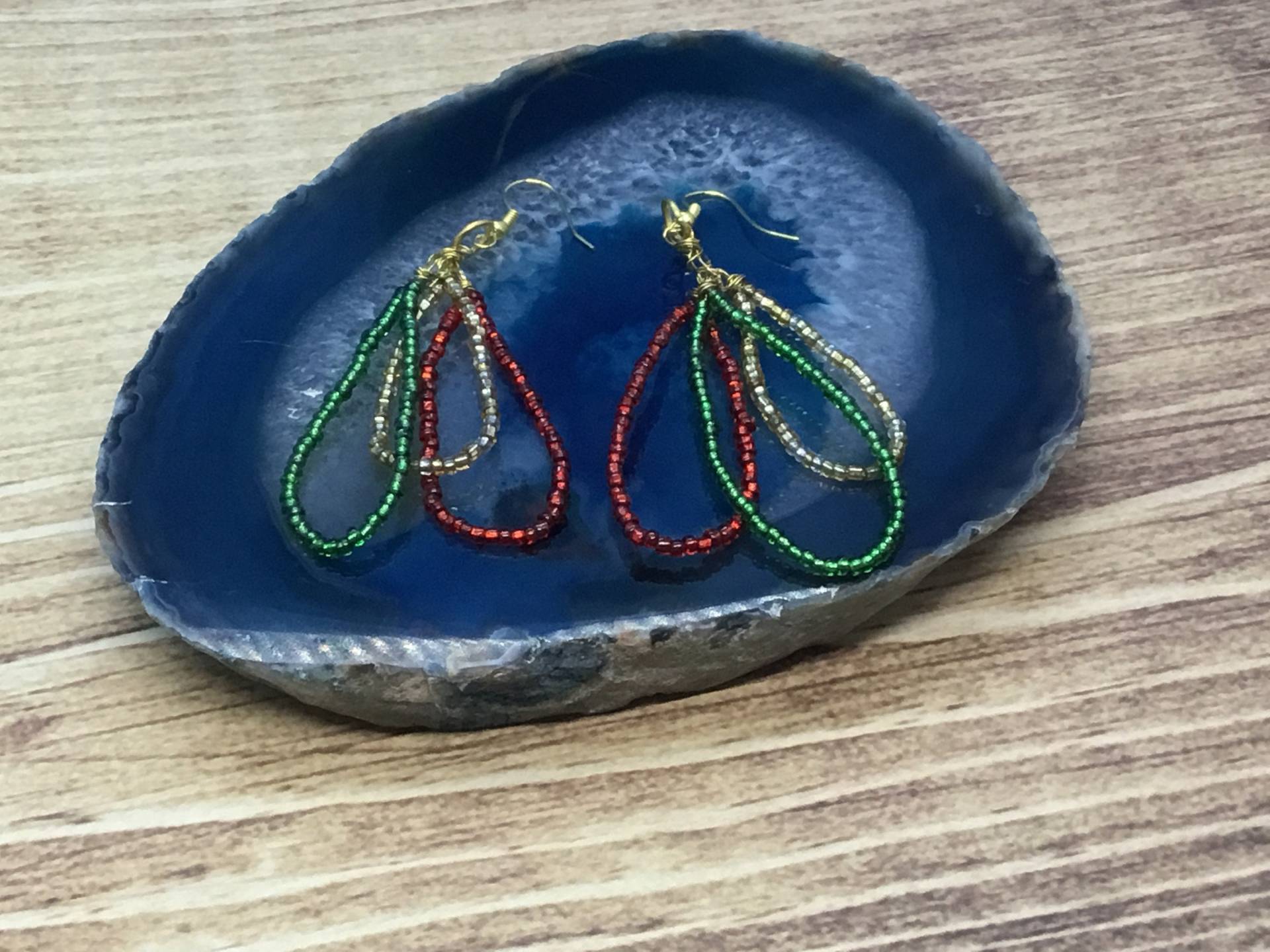 Handgemachte Weihnachtscreolen Blaue Rocailles Ohrhänger von DawnsBeadsDesigns