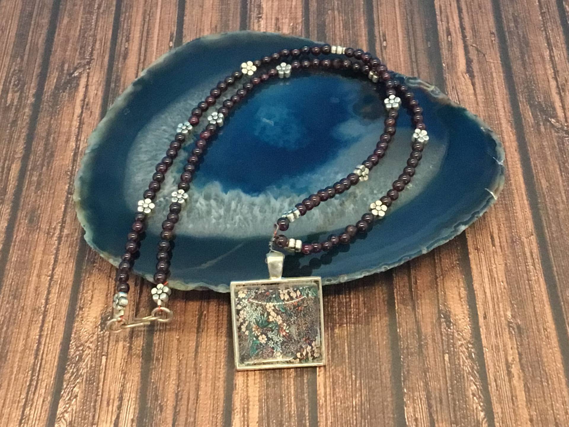 Roter Granat Anhänger, Perlenkette, Handgemacht von DawnsBeadsDesigns