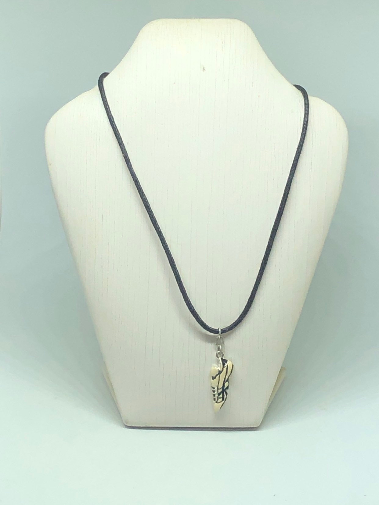 Sneaker Charm Verstellbarer Perlenanhänger von DawnsBeadsDesigns