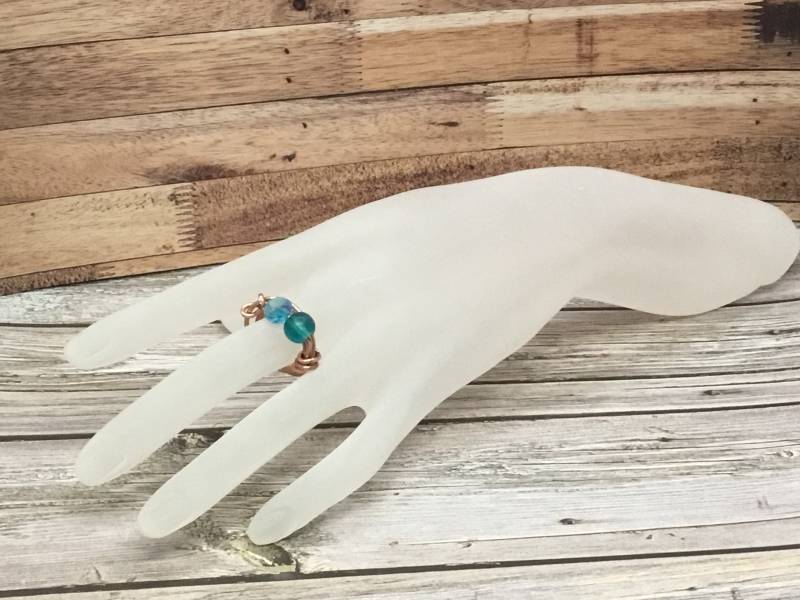 Türkis Seeglas Kupferdraht Ring - Handgemachte Perlen von DawnsBeadsDesigns