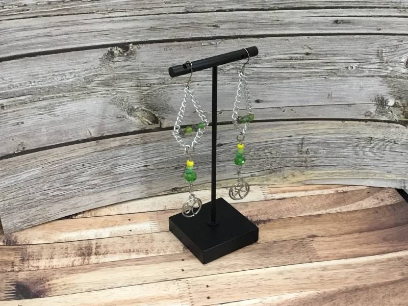 st Patrick's Day Kleeblatt Dreieck Ohrringe, Handgemacht von DawnsBeadsDesigns