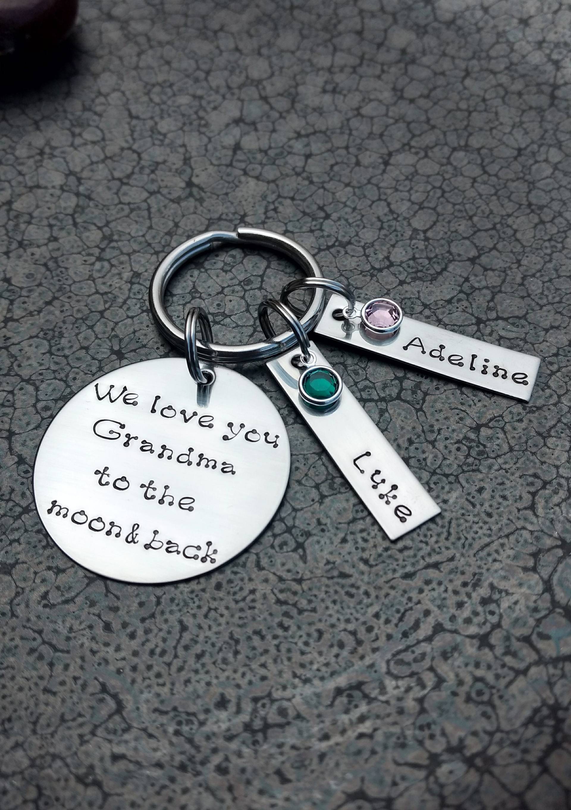 Oma Schlüsselanhänger Personalisiertes Geschenk Mit Namen Und Geburtssteinen Der Enkelkinder von DawnsMetalDesigns