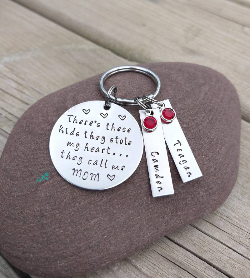 Personalisierte Mama Schlüsselanhänger Benutzerdefinierte Hand Gestempelt Geschenk Mit Kinder Namen & Birthstones Personalisierte Mama Schlüsselanhänger Benutzerdefinierte Hand Gestempelt Geschenk Mit Kinder Namen & Birthstones von DawnsMetalDesigns