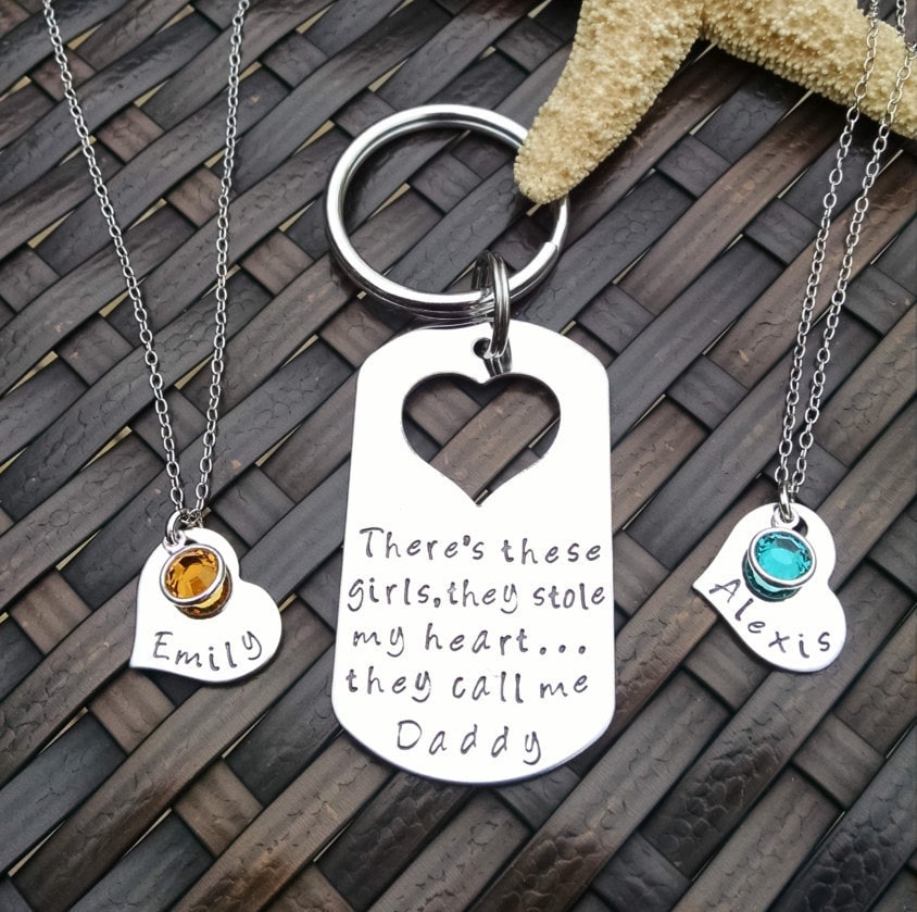 Personalisiertes Vati-Tochter-Geschenk-Set Handgestempeltes Zitat-Schlüsselbund-Halsketten-Set von DawnsMetalDesigns