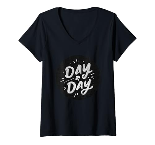 Damen Lustiger Tag für Tag Stempel für Mann und Frau T-Shirt mit V-Ausschnitt Damen Lustiger Tag für Tag Stempel für Mann und Frau T-Shirt mit V-Ausschnitt von Day by Day Outfit