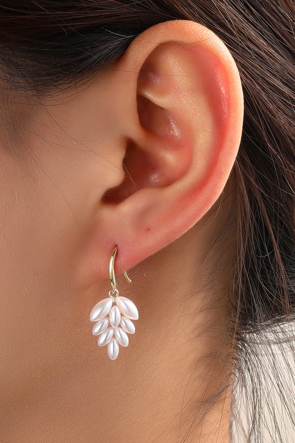 Pearly Leaves Ohrringe in Gold Pearly Leaves Ohrringe in Gold von Day&Eve by Go Dutch Label