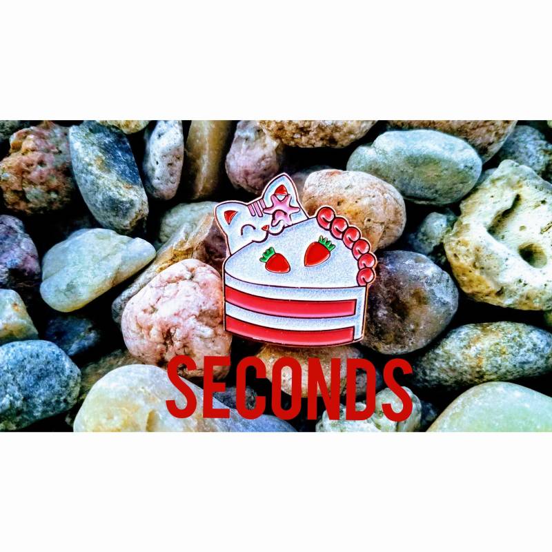 Seconds Erdbeere Kuchen Katze Emaille Pin Mit Glitter Seconds Erdbeere Kuchen Katze Emaille Pin Mit Glitter von DayDreamerJenni