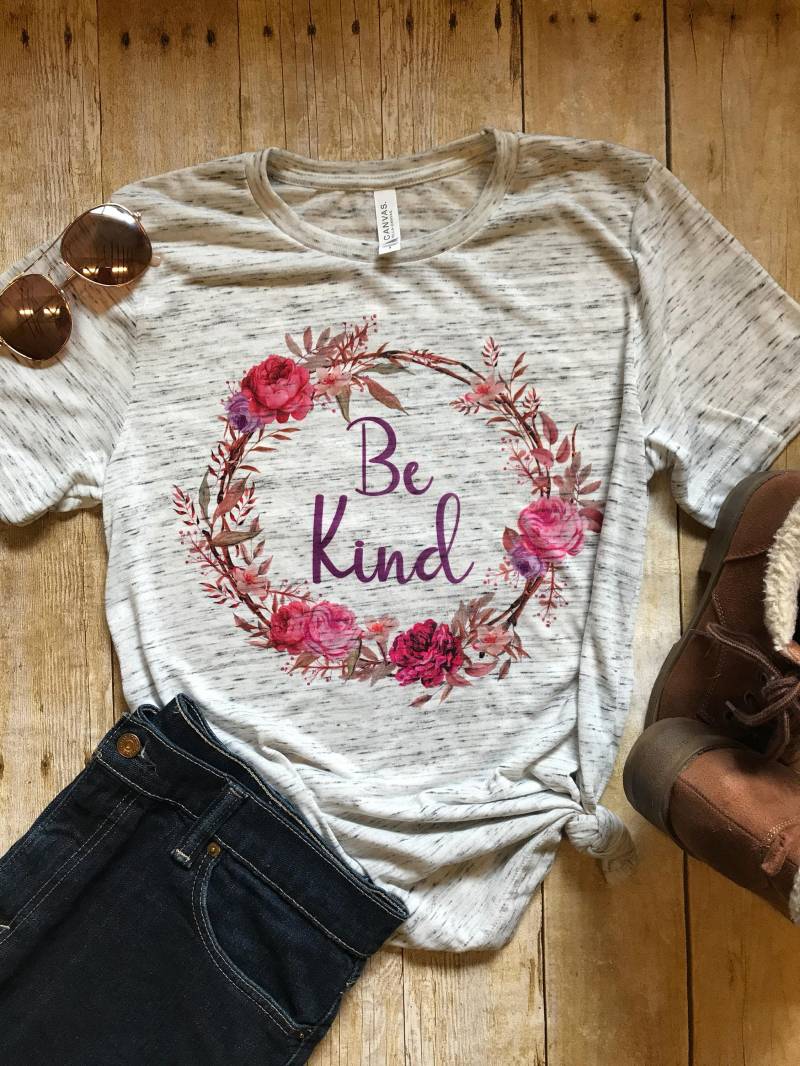 Seien Sie Kind Shirt Womens Christian Mom Trendy Geburtstag Geschenk Mama Für Ihre Muttertag Sein Zitat von DaydreamDesignUS