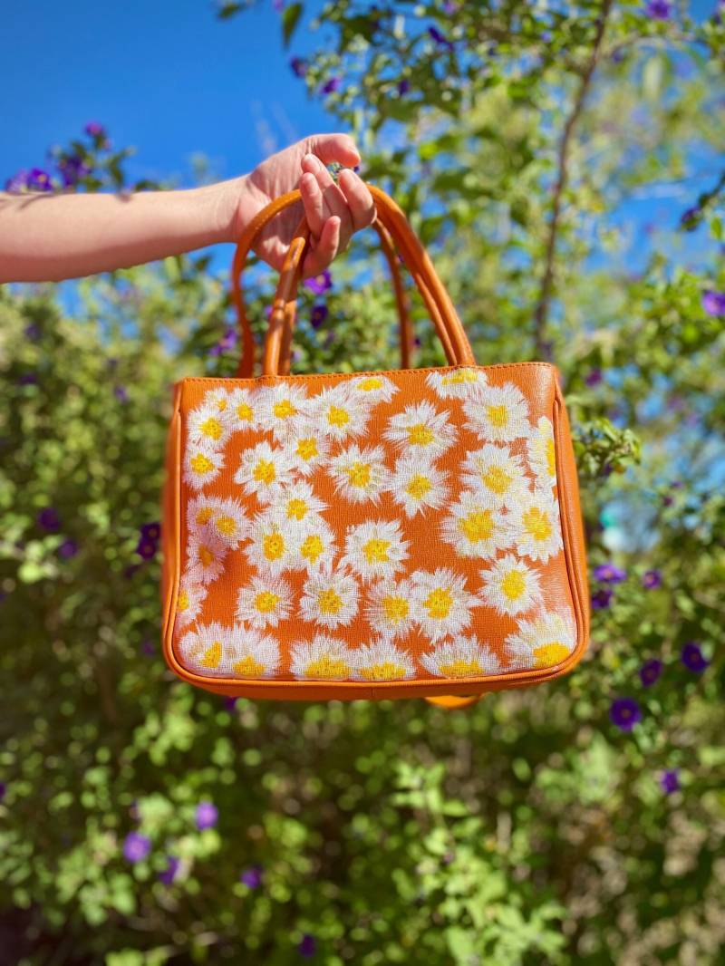 Handbemalte Upcycled Furla Crossbody Geldbörse von DaylongDaydreams