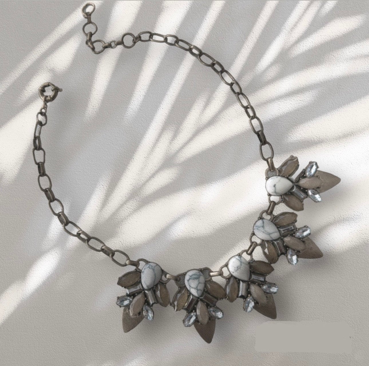 statement Kette, Brautjungfer Geschenk, Elfenbein Marmor Kristall Kostenloser Versand statement Kette, Brautjungfer Geschenk, Elfenbein Marmor Kristall Kostenloser Versand von Daytwentytwo
