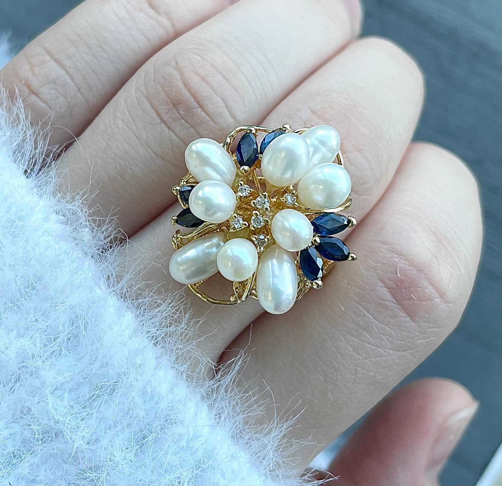 statement | 14K Gelbgold Ring Blume Mit Saphiren, Perlen Und Diamanten von DazzleJewelryGoods