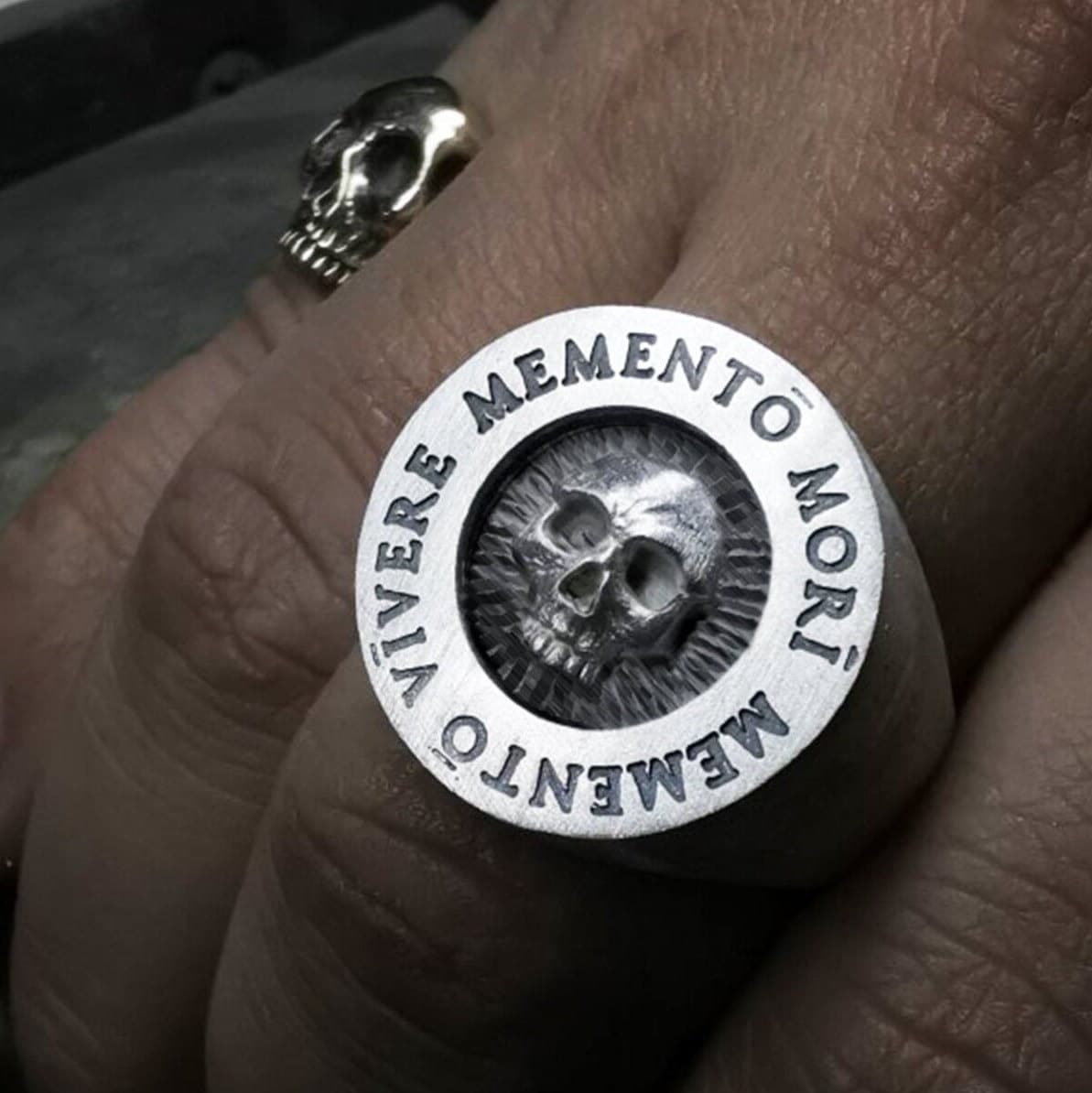 Handgemachte Sterling Silber Siegelring Memento Mori Siegel Handgemachte Sterling Silber Siegelring Memento Mori Siegel von Dcastjoyasdesigns