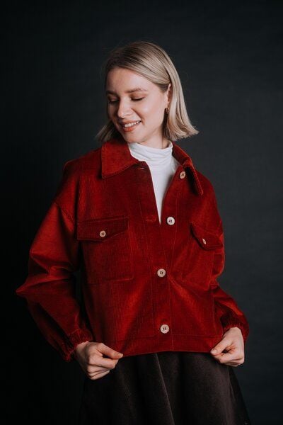 De IONESCU Cordjacke für Damen – weiche Textur, natürliche Wärme, müheloser Stil von De IONESCU