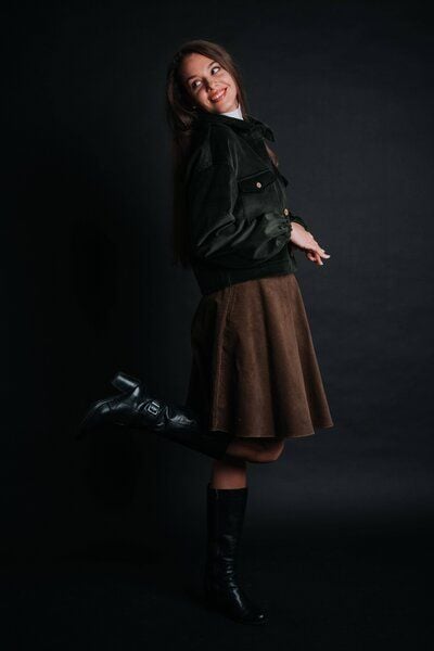 De IONESCU Cordrock kurz – Naturmaterial & feminine Silhouette von De IONESCU