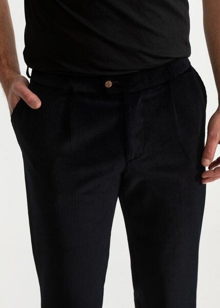 De IONESCU Die Premium Cordhose "Hamburg“ aus Bio-Baumwolle von De IONESCU