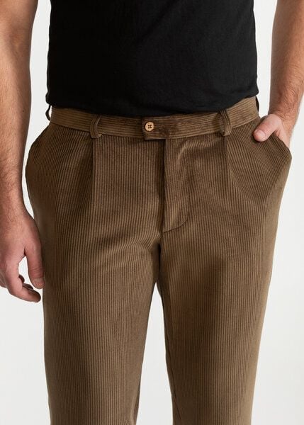 De IONESCU Die Premium Cordhose "Hamburg“ aus Bio-Baumwolle De IONESCU Die Premium Cordhose "Hamburg“ aus Bio-Baumwolle von De IONESCU