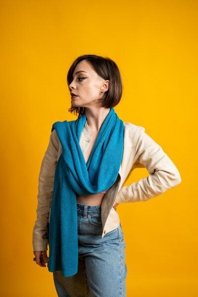 De IONESCU Veganer Winter Übergroßer Schal für Damen und Herren - aus 100% Bio-Hanf - Unisex von De IONESCU