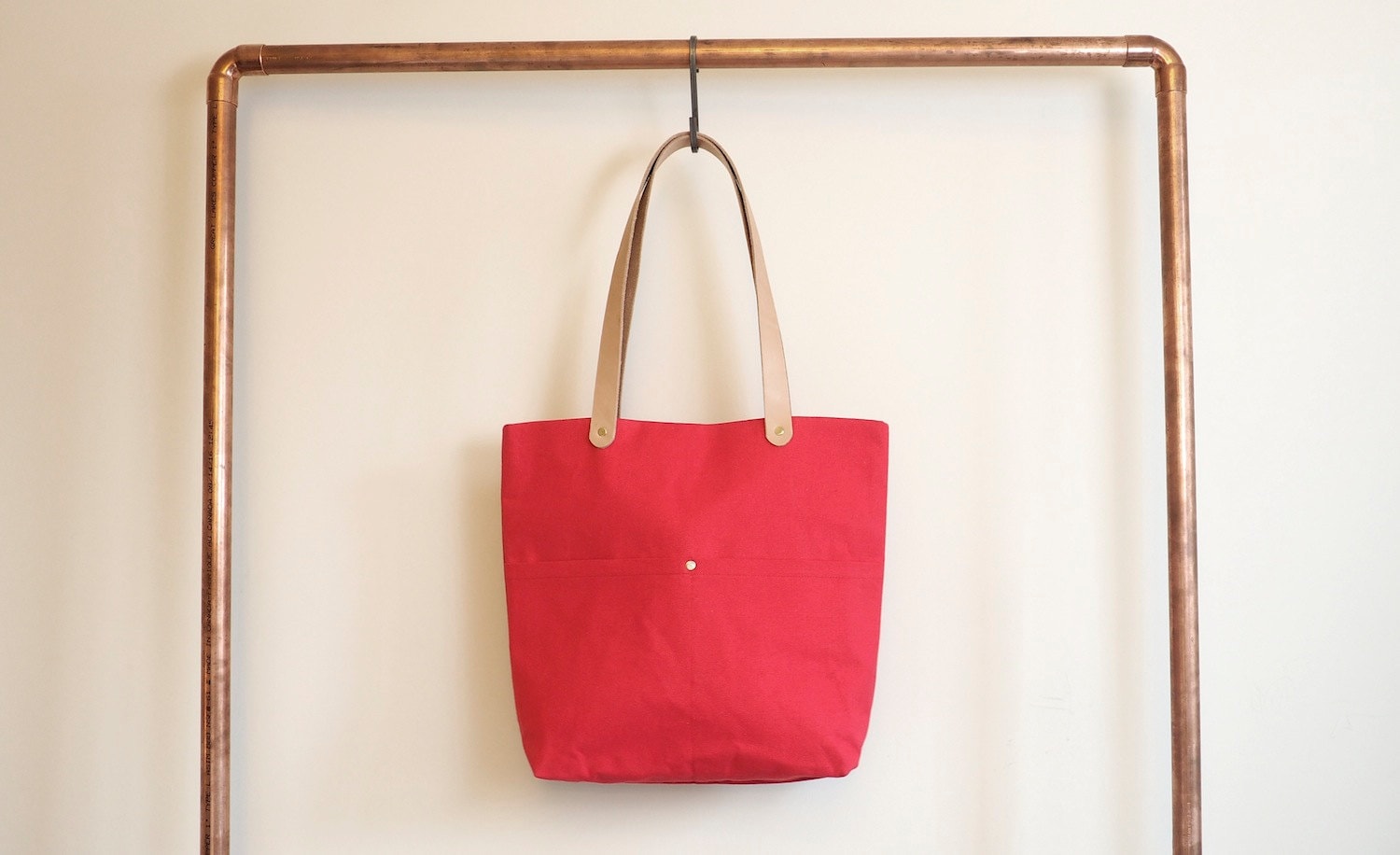 Rote Leinwand Averena Tote Tasche, Ledergriffe, Wochenende Weekender Schulter Tote, De Almeida Designs Rote Leinwand Averena Tote Tasche, Ledergriffe, Wochenende Weekender Schulter Tote, De Almeida Designs von DeAlmeidaDesigns