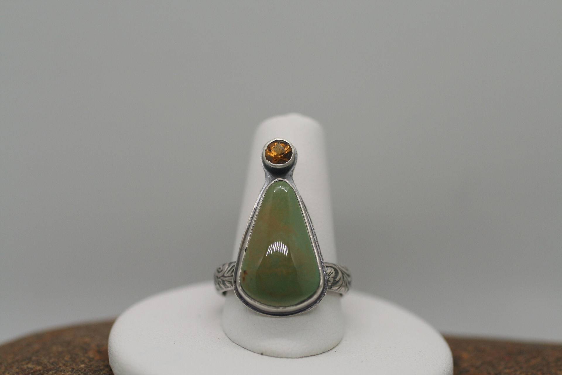 Artisan Royston Türkis Ring Sterling Silber Oxidiert, Dunkler Citrin, Größe 8 Artisan Royston Türkis Ring Sterling Silber Oxidiert, Dunkler Citrin, Größe 8 von DeDeMacDesigns