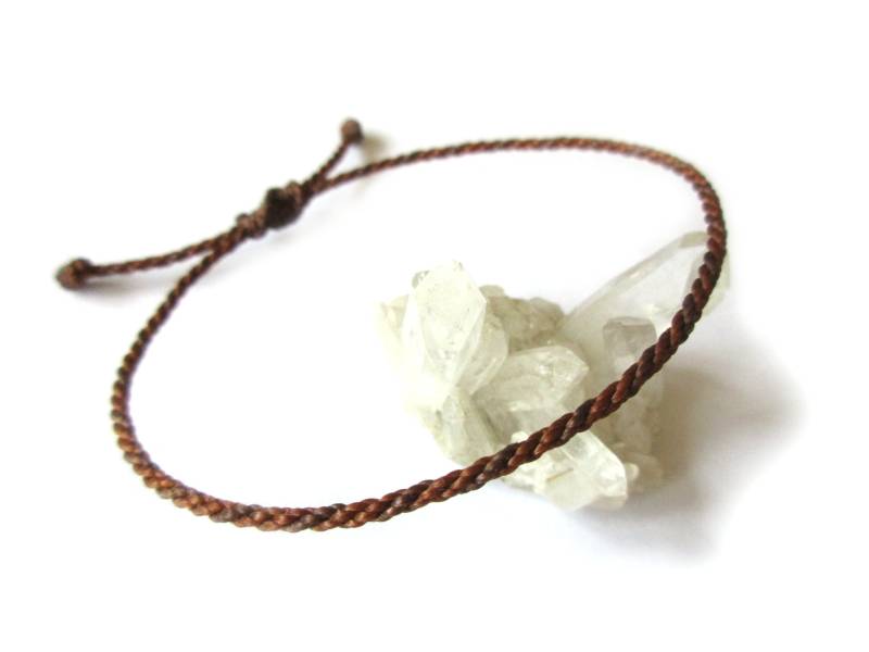 Seil Armband Braun | Zwei Braun | 2 Mm Dünnes Rundseil Geflochten Mit Wachsfaden Schiebeknoten Und Wasserdicht #bi17 von DeFilEnBracelet