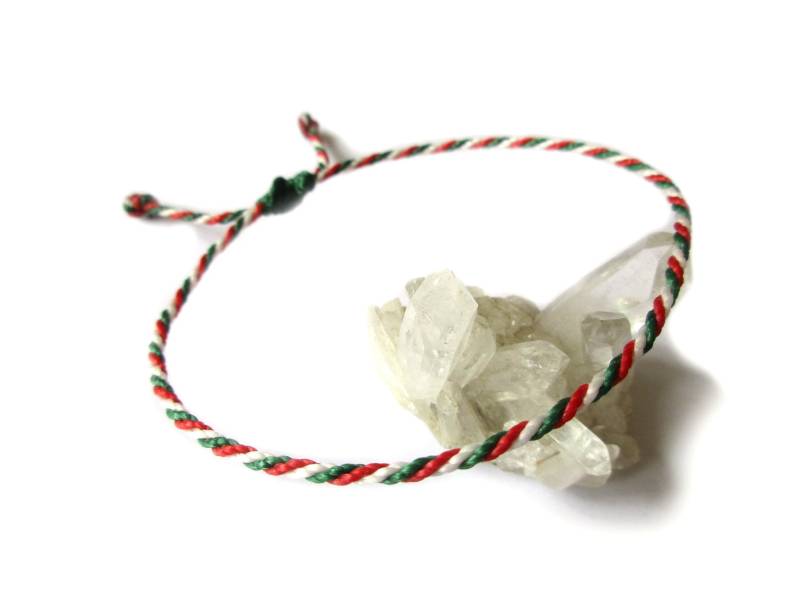 Seil Armband Dunkelgrün Rot Weiß | 2 Mm Dünnes Rundseil Geflochten Mit Wachsfaden Schiebeknoten Und Wasserdicht #p10 von DeFilEnBracelet