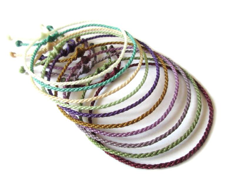 x10 Seil Armband Lila Grün Beige | 2 Mm Dünnes Rundseil Geflochten Mit Wachsfaden Schiebeknoten Und Wasserdicht #x10B von DeFilEnBracelet