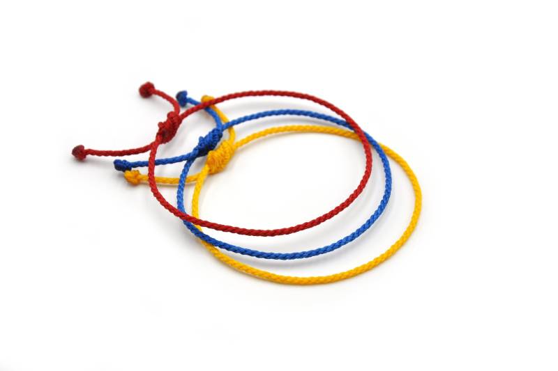 x3 Seil Armband Blau Gelb Rot | 2 Mm Dünnes Rundseil Geflochten Mit Wachsfaden Schiebeknoten Und Wasserdicht #x3H von DeFilEnBracelet