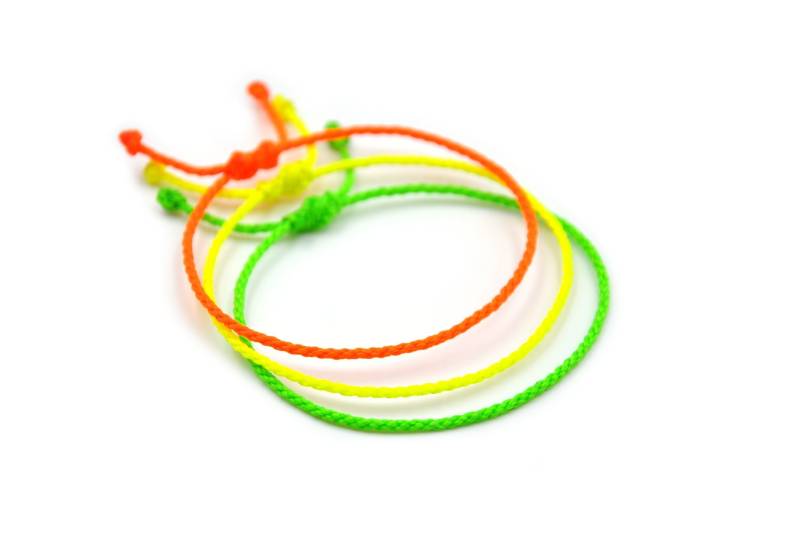 x3 Seil Armband Grün Gelb Orange "Fluo" | 2 Mm Dünnes Rundseil Geflochten Mit Wachsfaden Schiebeknoten Und Wasserdicht #x3F von DeFilEnBracelet