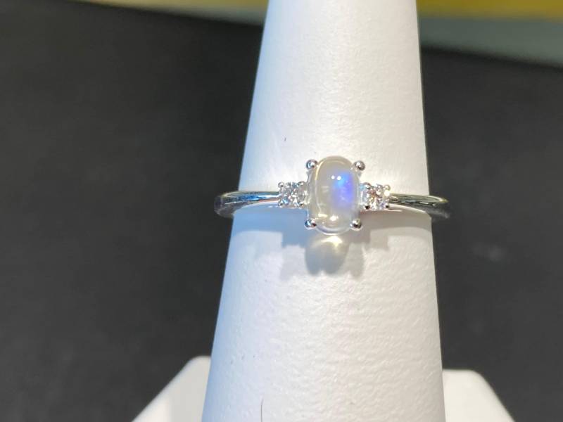 Regenbogen Mondstein & Diamant Silber Ring Regenbogen Mondstein & Diamant Silber Ring von DeGrandpreJewelers