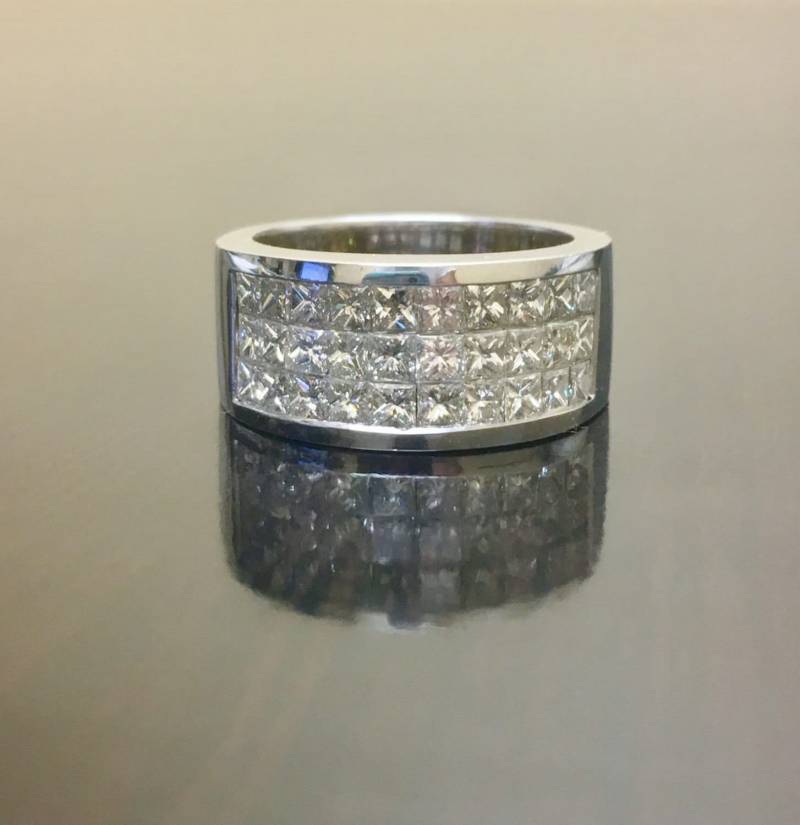 18K Weißgold Unsichtbar Diamond Engagement Band - Gold Prinzessin Schnitt Diamant Ehering Unsichtbares Diamant-Band von DeKaraDesigns