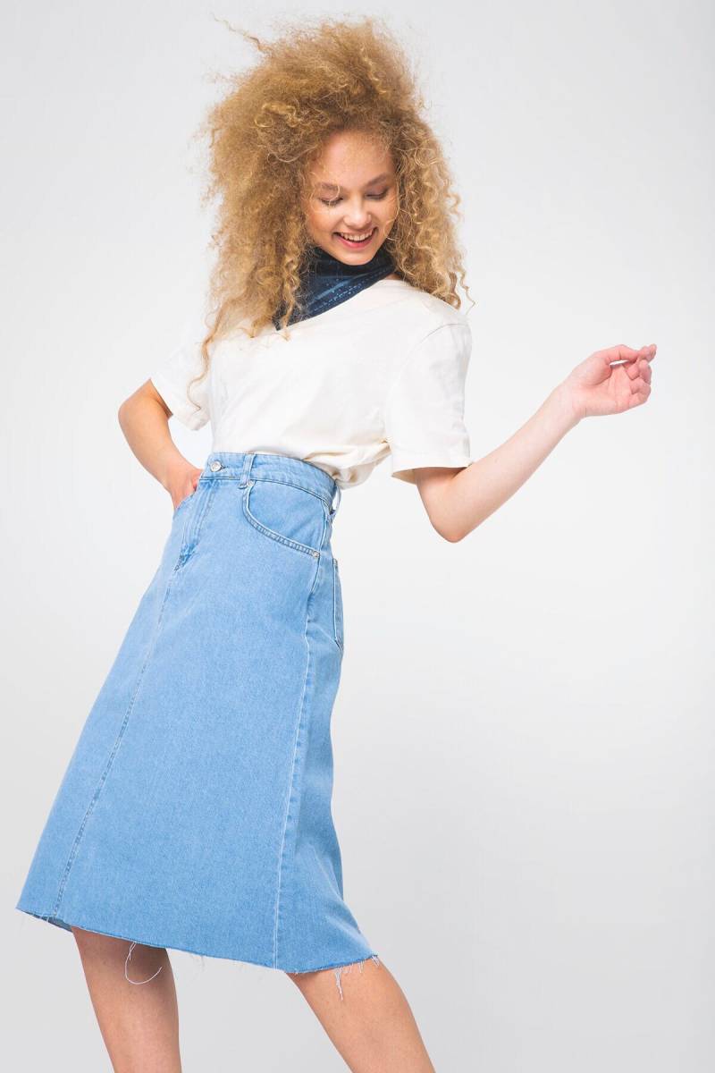 Campine Ice Blue Denim Midirock Benutzerdefinierte Länge Weicher Knielanger Bescheidener Rock Mit Taschen Sommer von DeMimJeansAndGifts