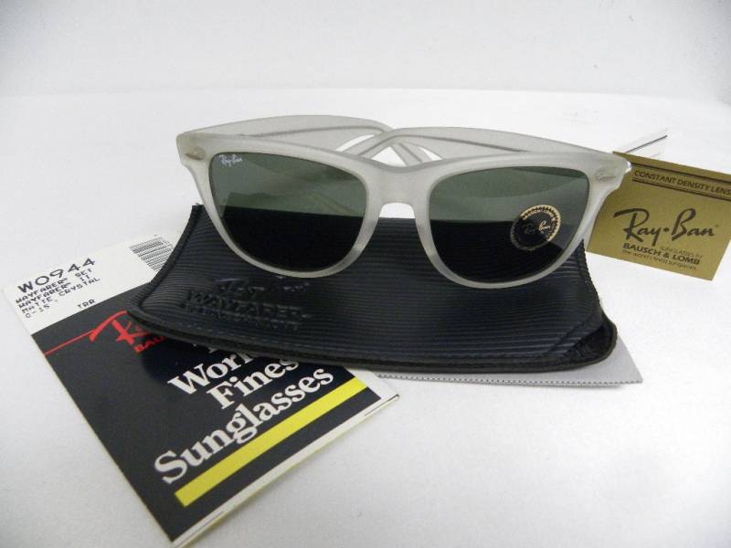 Neue Vintage B&l Ray Ban Wayfarer Ii Matte Crystal Clear Frosted W0944 Sonnenbrille Usa Nos von DeRoom