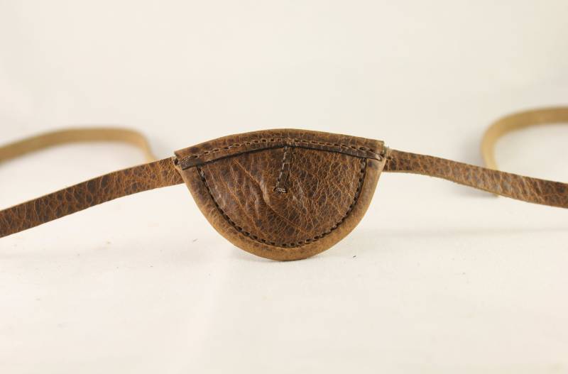 Schlanke, Gealterte Braune, Konkave - Leder-Augenklappe von DeSantisLeatherGoods